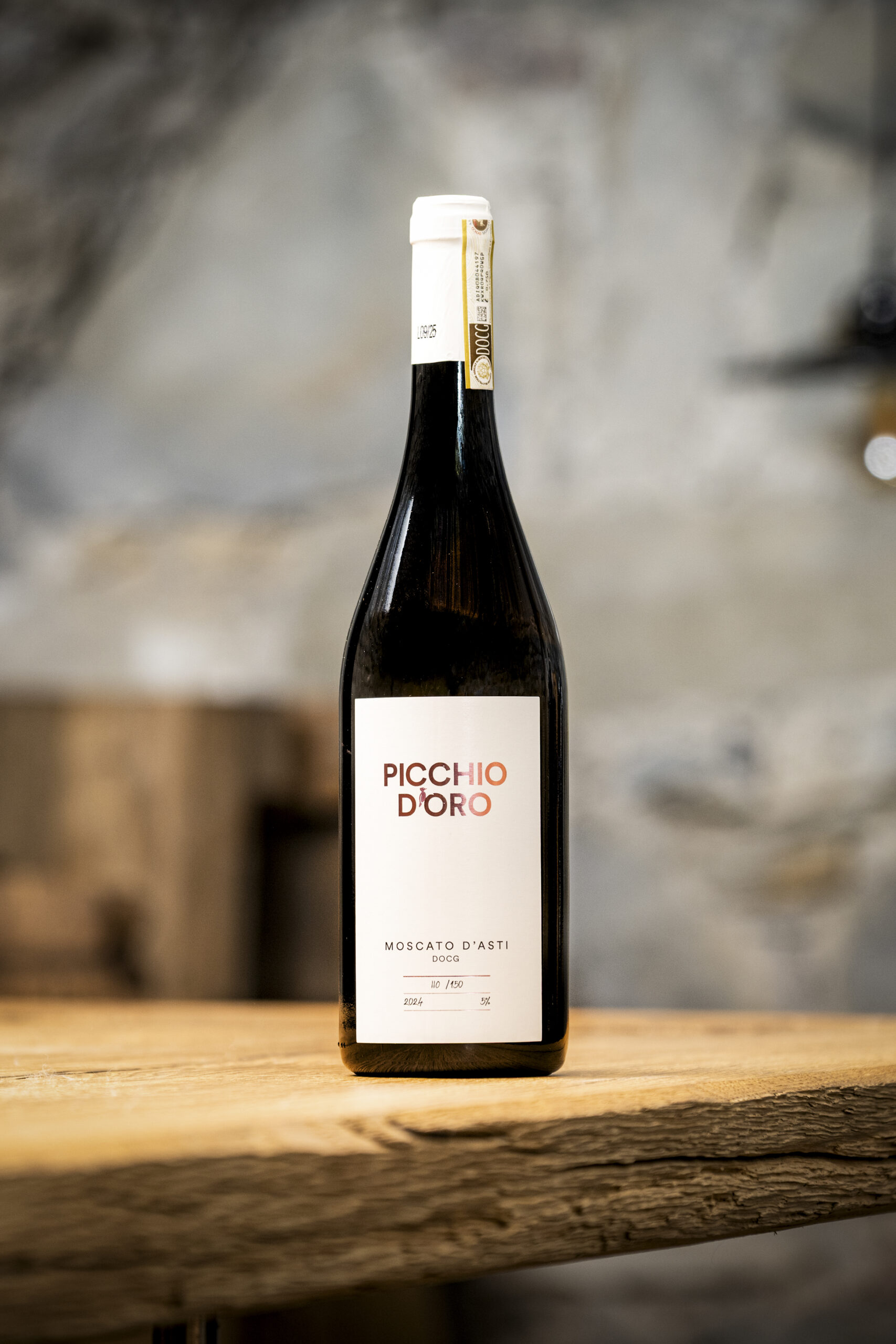 Moscato hoch - mit Lampe im Hintergrund Schaumwein von Picchio d'Oro Moscato